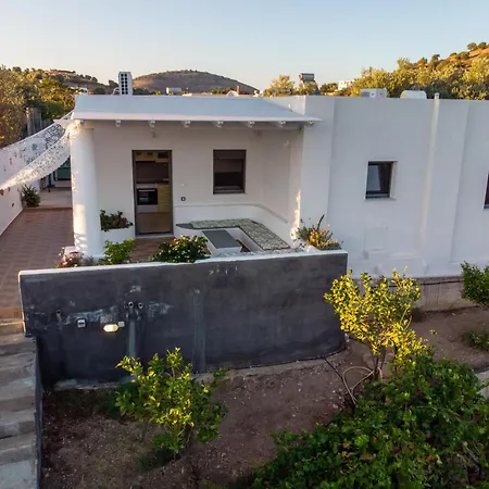 L'eros Grandma's House * Lakkíon