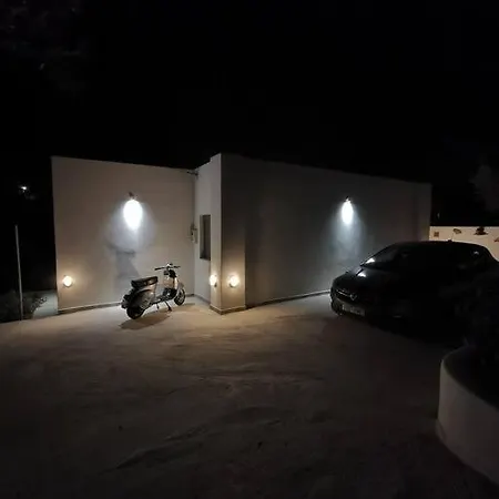 L'eros Grandma's House * Lakkíon