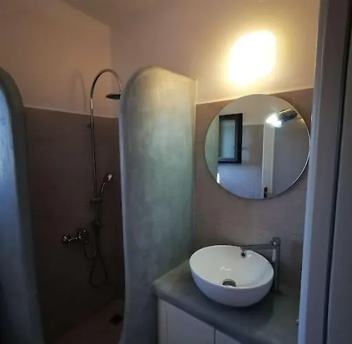 L'eros Grandma's House *