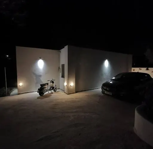 L'eros Grandma's House * Lakkíon