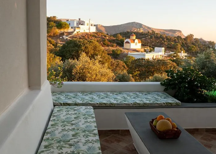 L'eros Grandma's House * Lakkíon