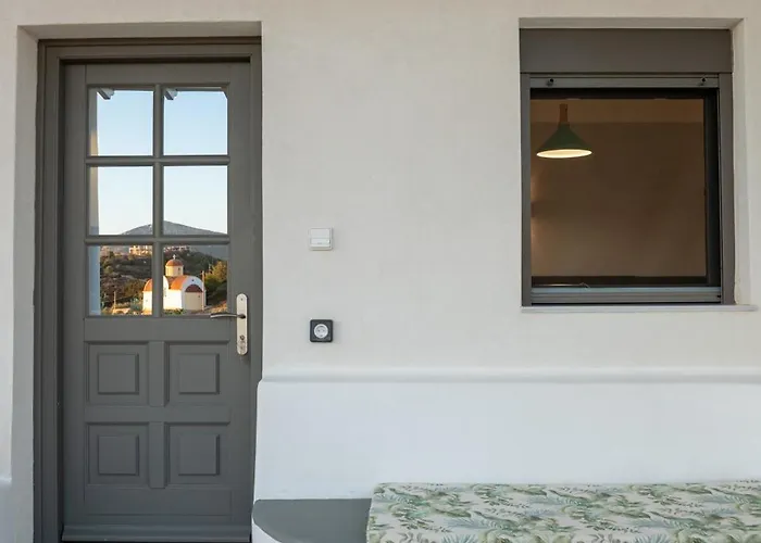 L'eros Grandma's House فيلة Lakkíon