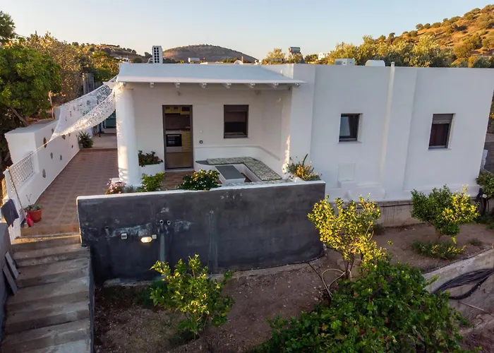 L'eros Grandma's House * Lakkíon