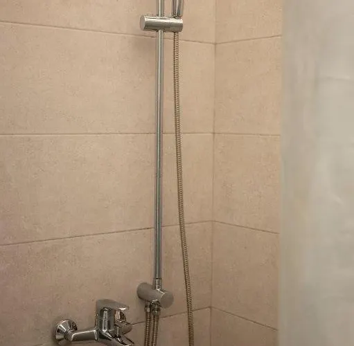 L'eros Grandma's House فيلة