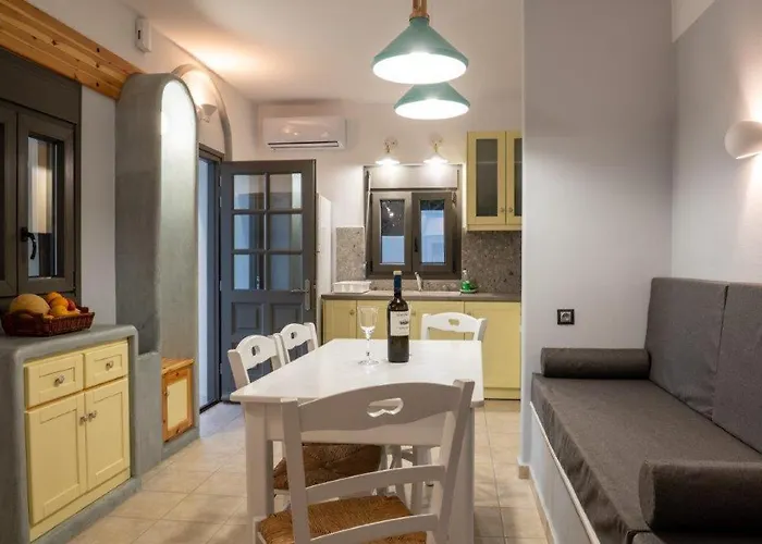 L'eros Grandma's House * Lakkíon