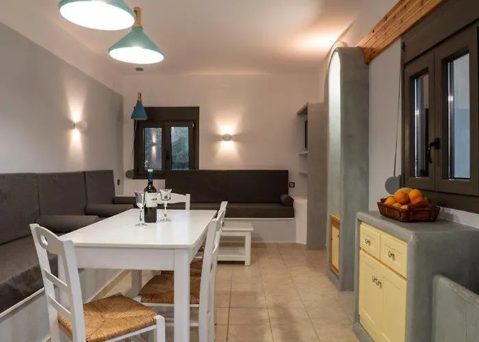 L'eros Grandma's House * Lakkíon